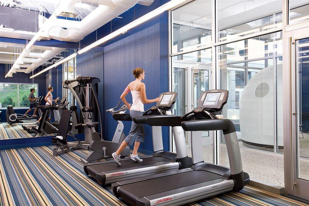 Отель Aloft Cleveland Downtown Экстерьер фото