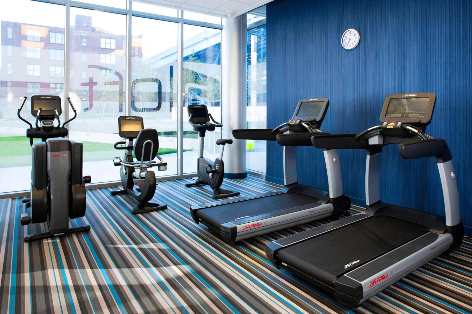 Отель Aloft Cleveland Downtown Экстерьер фото