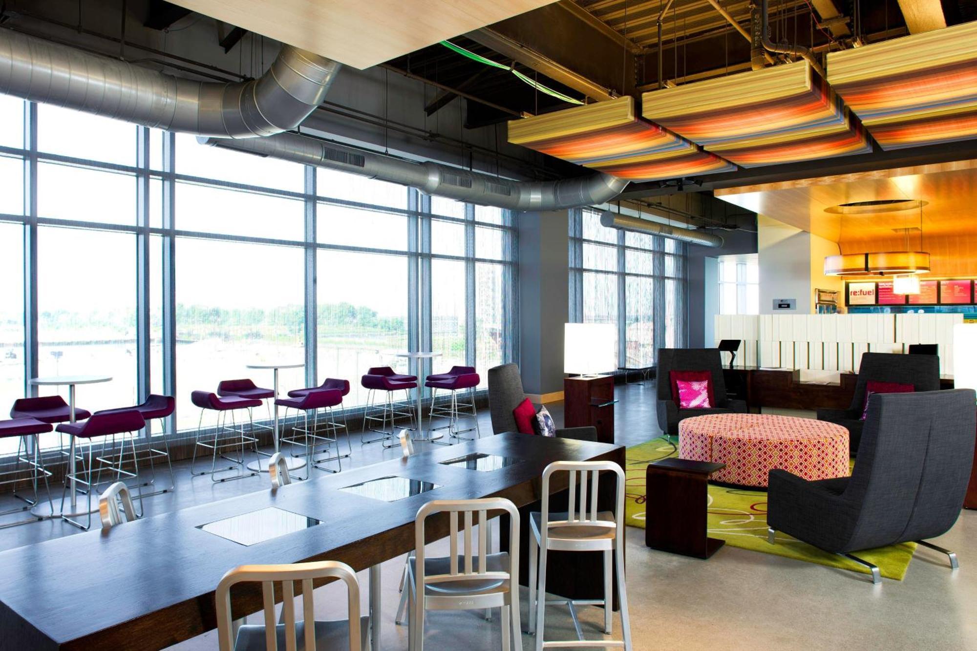 Отель Aloft Cleveland Downtown Экстерьер фото